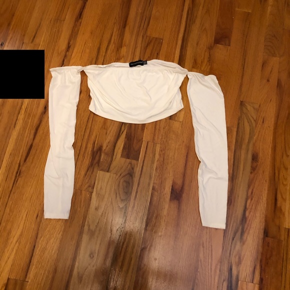 Pretty little thing off the shoulder white top - Picture 2 of 5